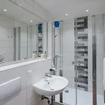Apartment Di Holting Hues